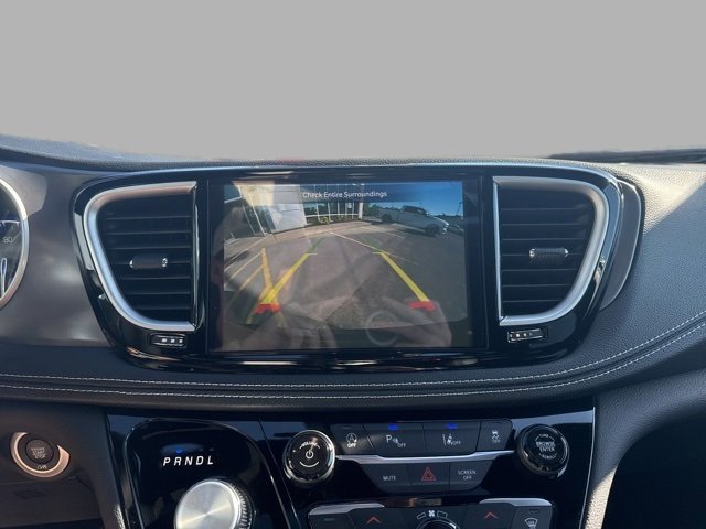 New 2026 Chrysler Pacifica Select image 18