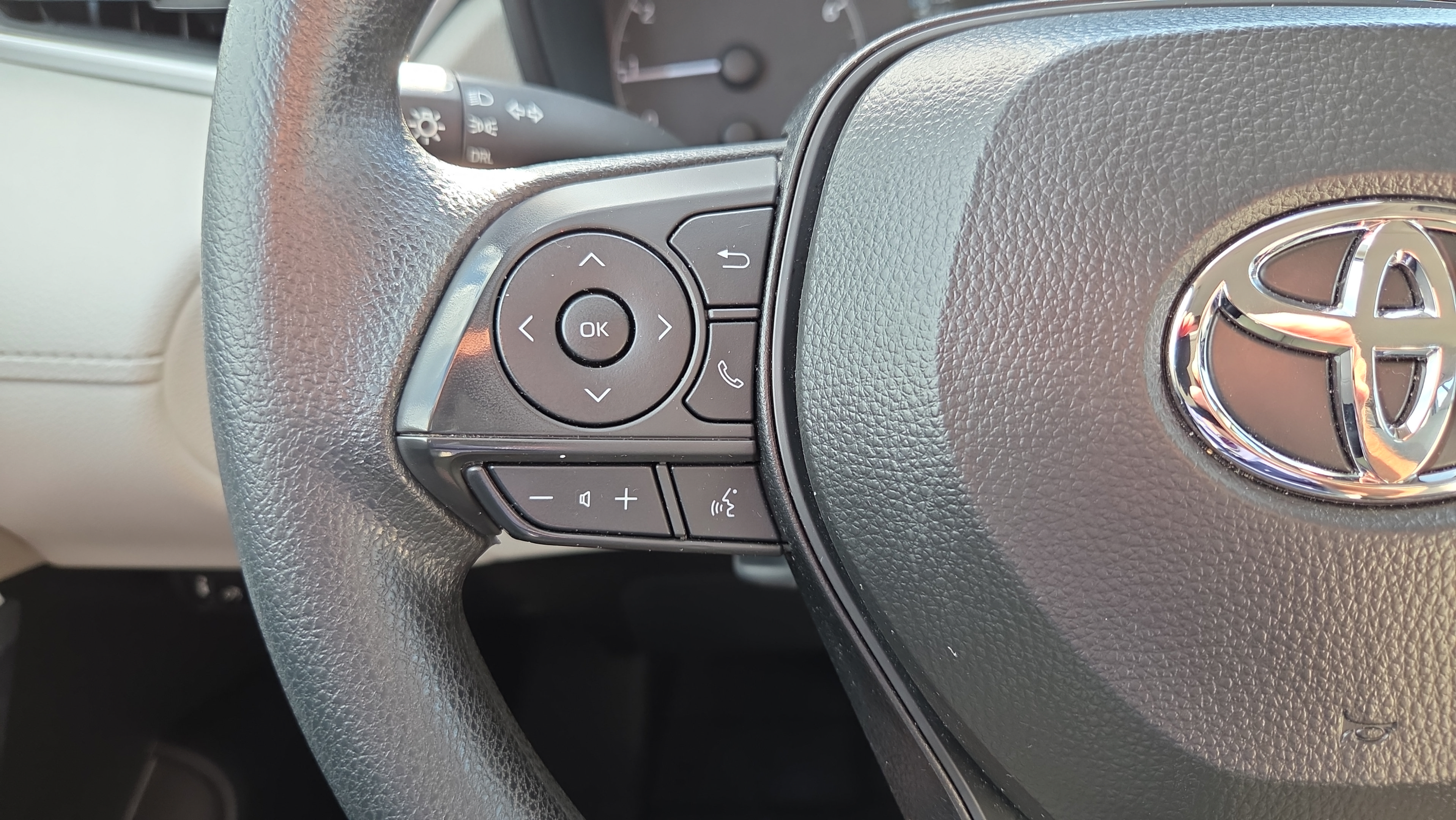 Certified 2025 Toyota Corolla Cross L FWD image 24