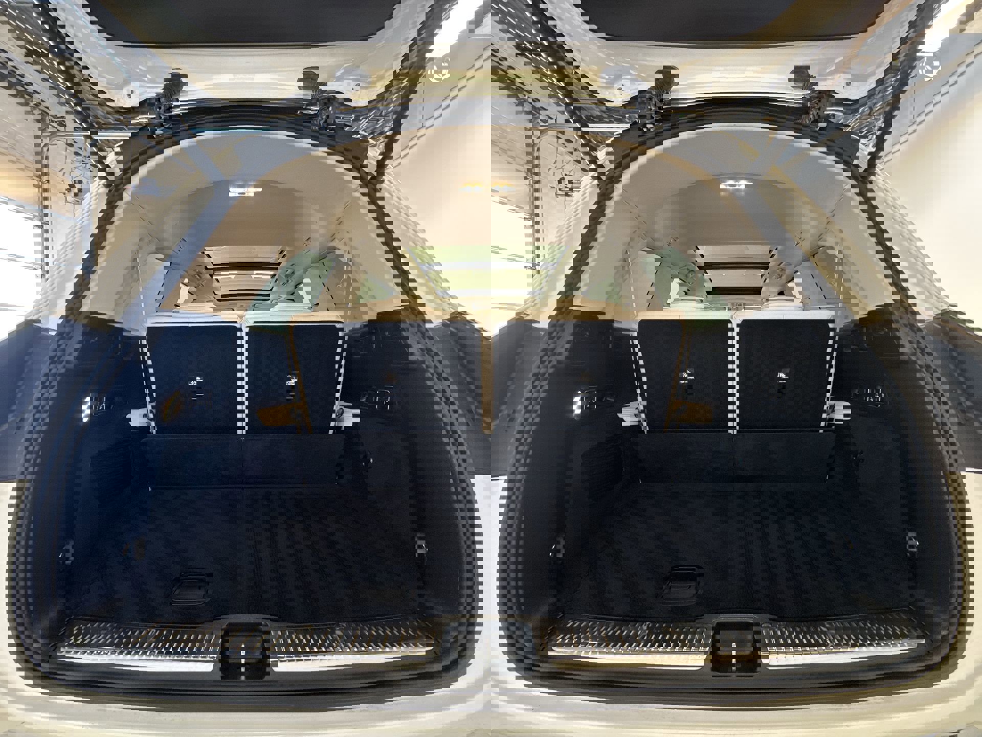 Used 2022 Mercedes-Benz GLS 450 4MATIC image 25