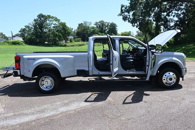 Certified 2025 Ford F450 Lariat w/ Lariat Ultimate Package AWD/4WD image 45