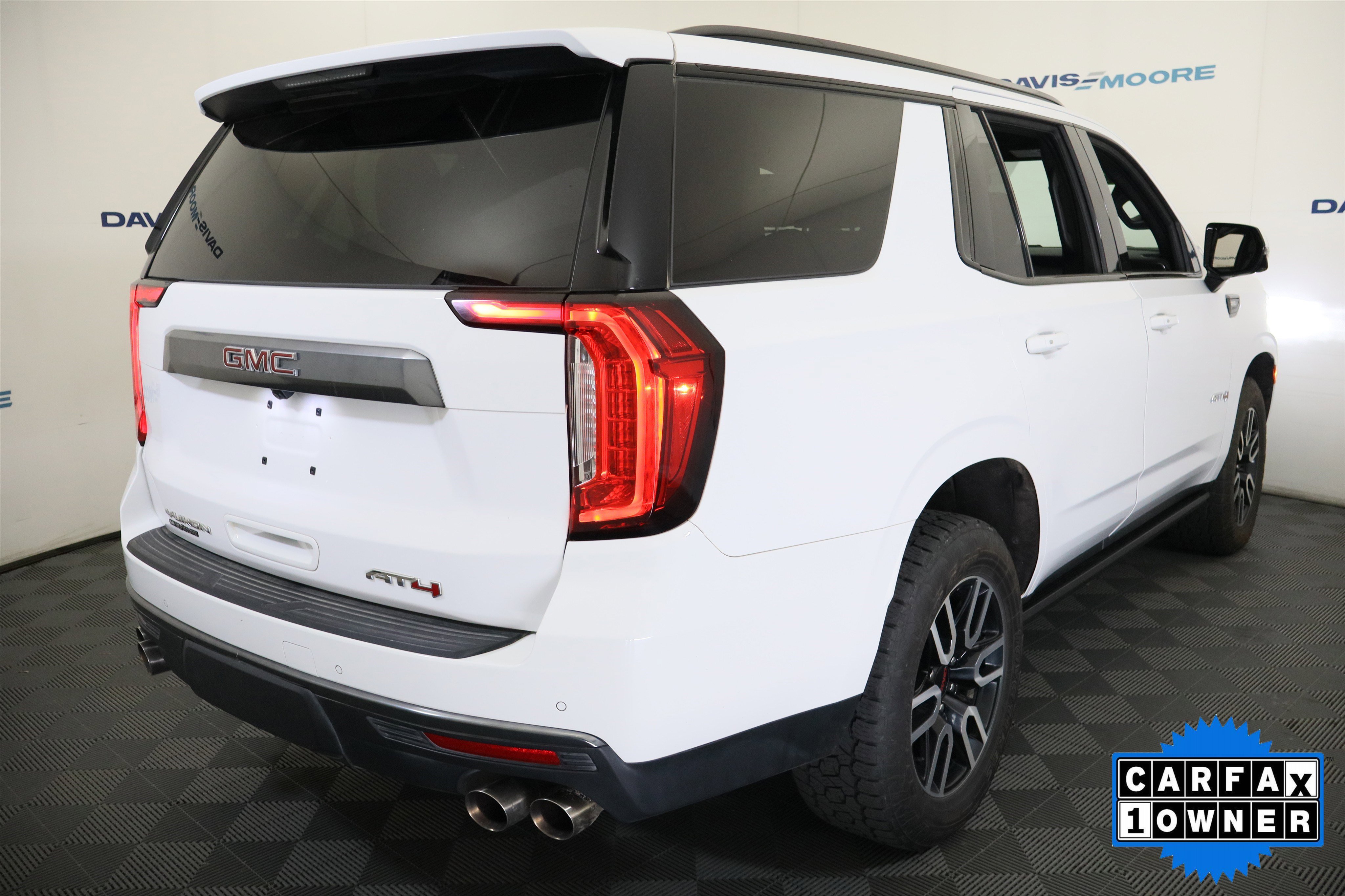 Used 2022 GMC Yukon AT4 w/ Technology Package image 6