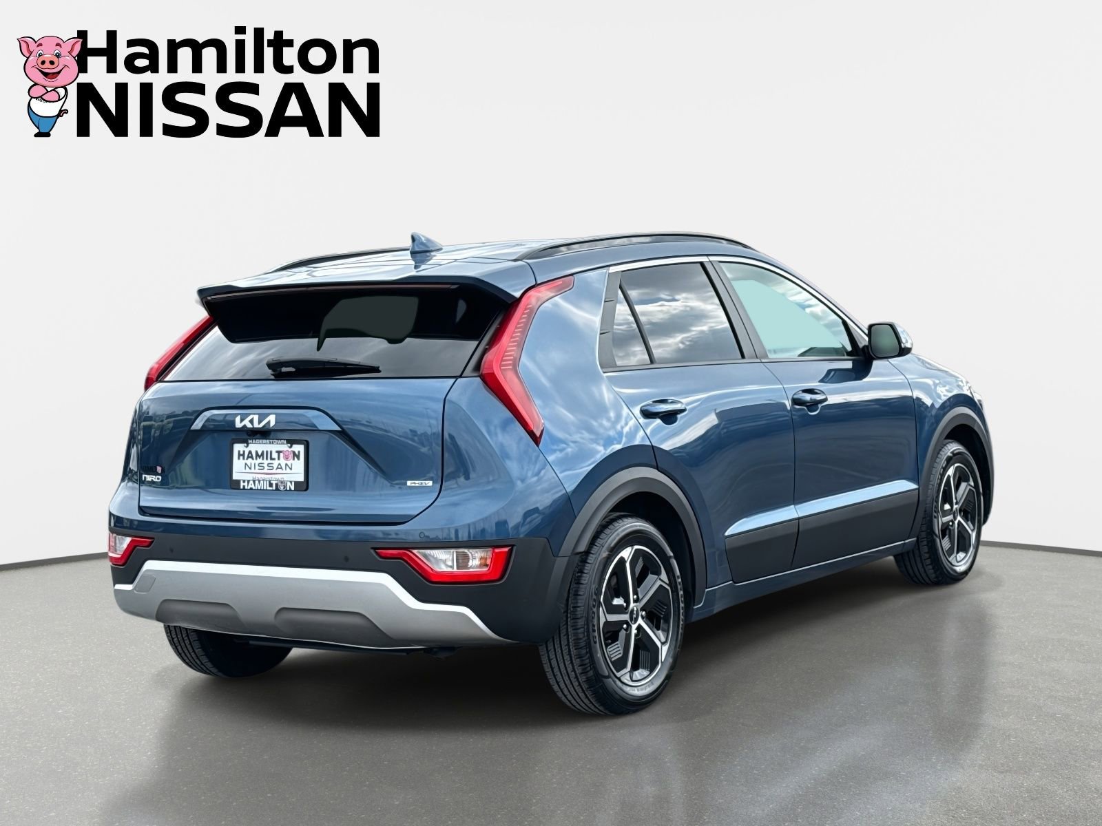 Used 2023 Kia Niro EX w/ EX Cold Weather Package image 2