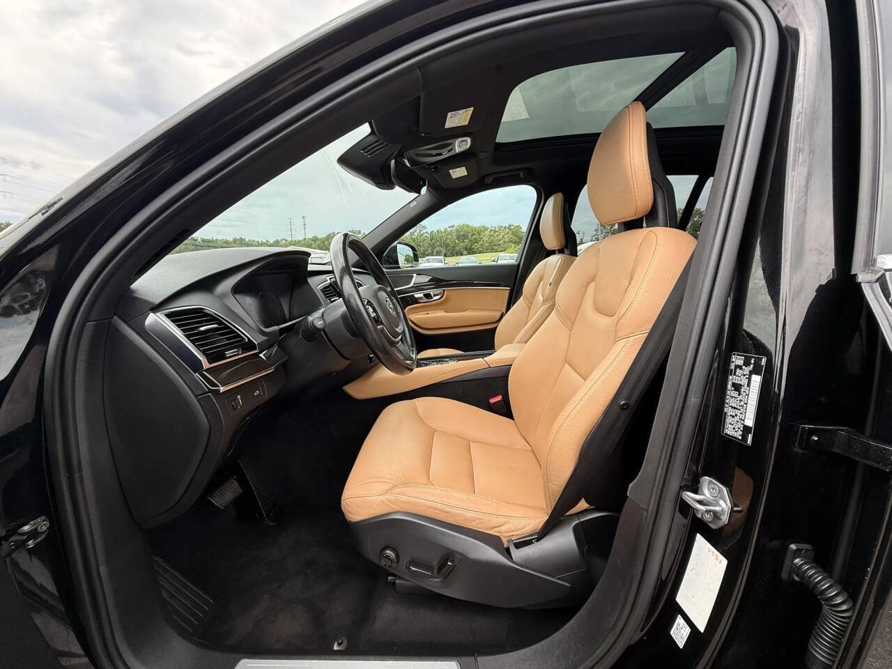 Used 2018 Volvo XC90 T6 Momentum w/ Convenience Package AWD/4WD image 13