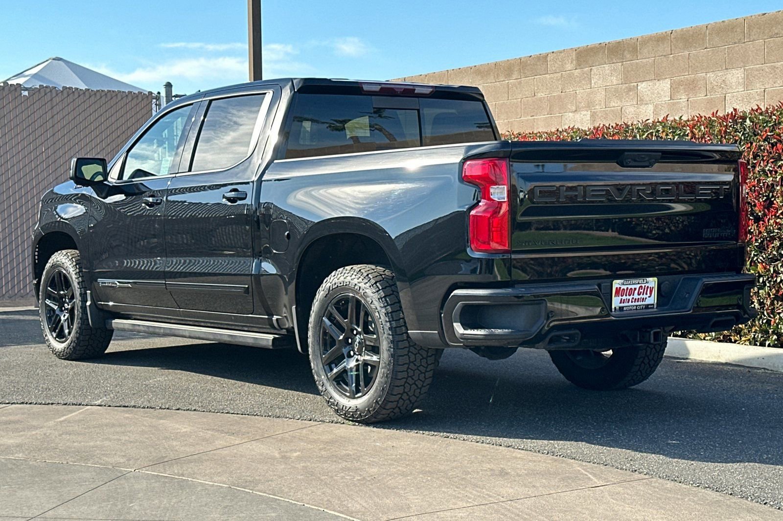 Certified 2025 Chevrolet Silverado 1500 High Country w/ Midnight Edition image 6