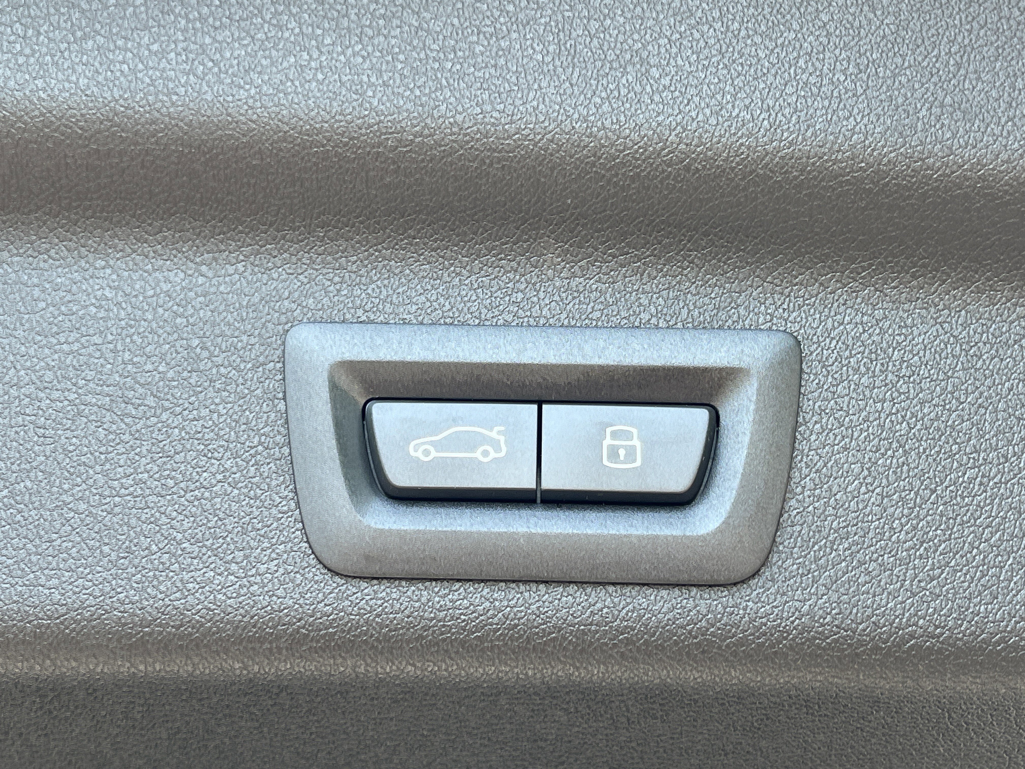 New 2026 BMW X1 xDrive28i w/ Convenience Package image 32