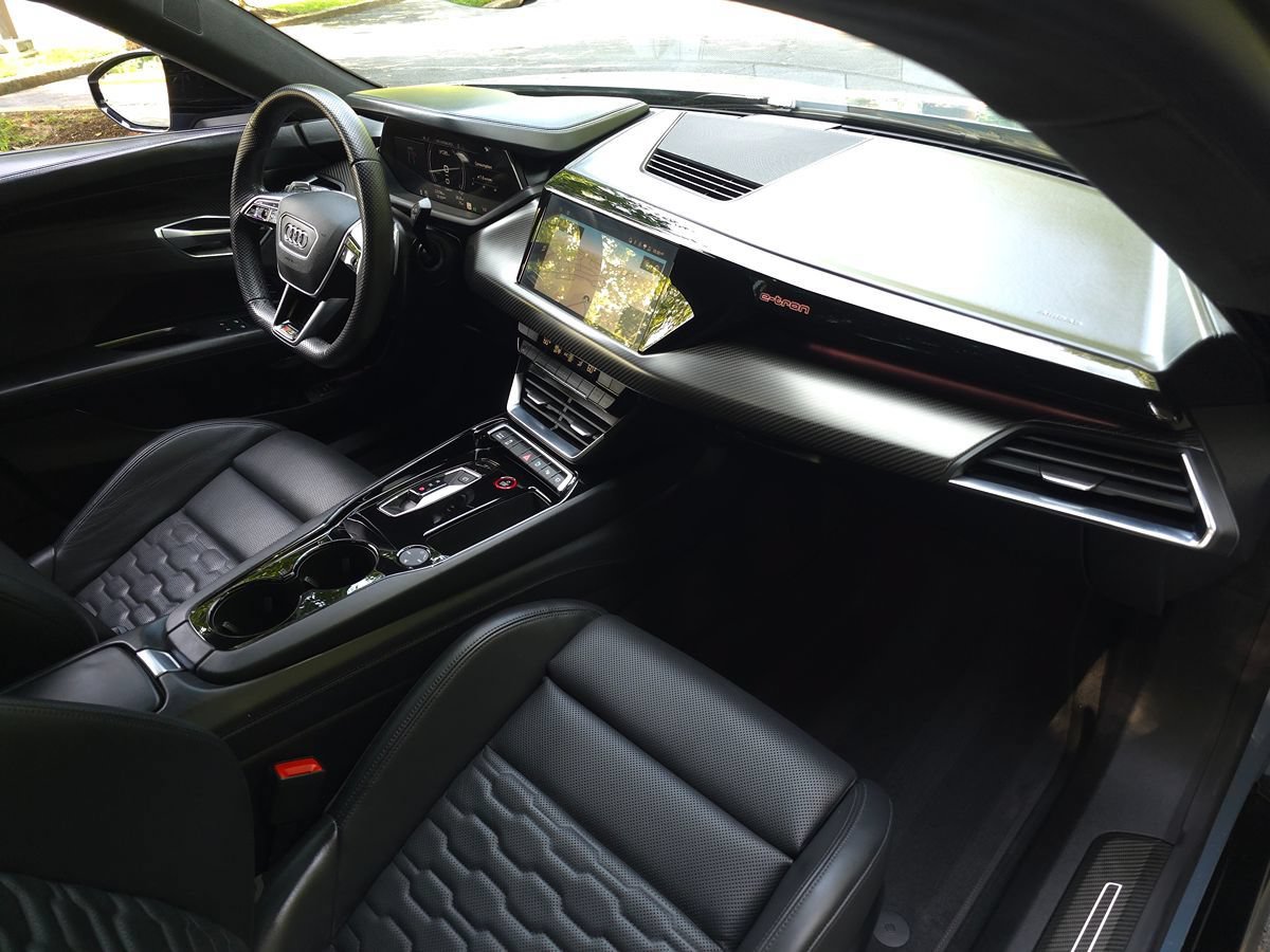 Used 2022 Audi RS e-tron GT w/ Carbon Performance Package AWD/4WD image 22