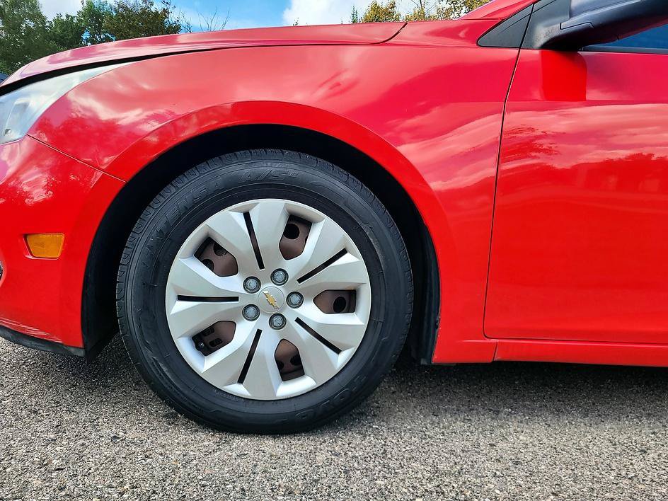 Used 2016 Chevrolet Cruze LS FWD image 16