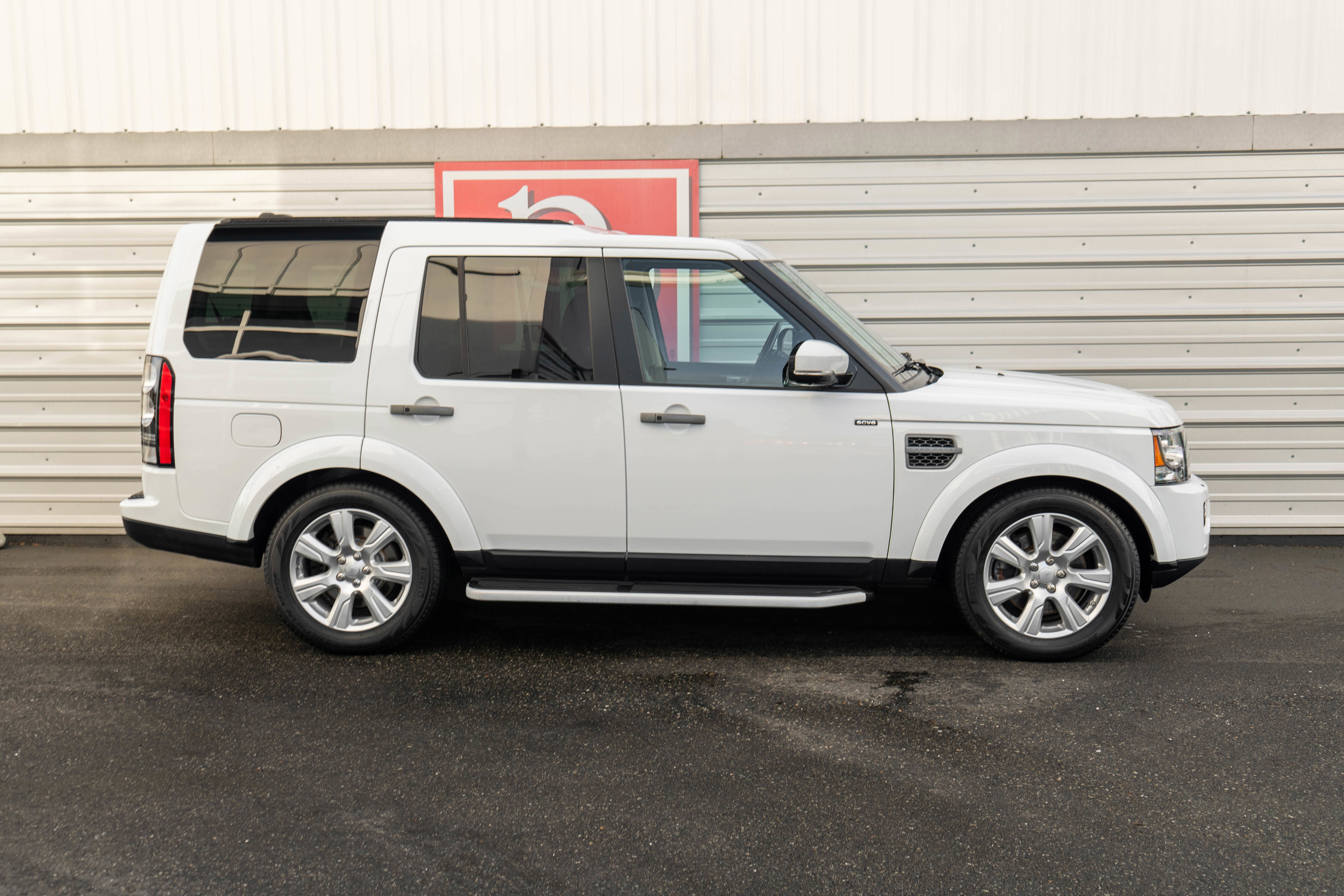 Used 2016 Land Rover LR4 HSE Silver Edition AWD/4WD image 46