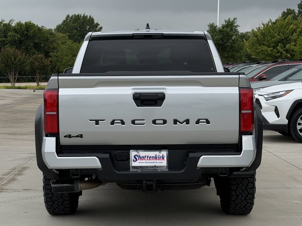 Used 2025 Toyota Tacoma TRD Sport AWD/4WD image 5