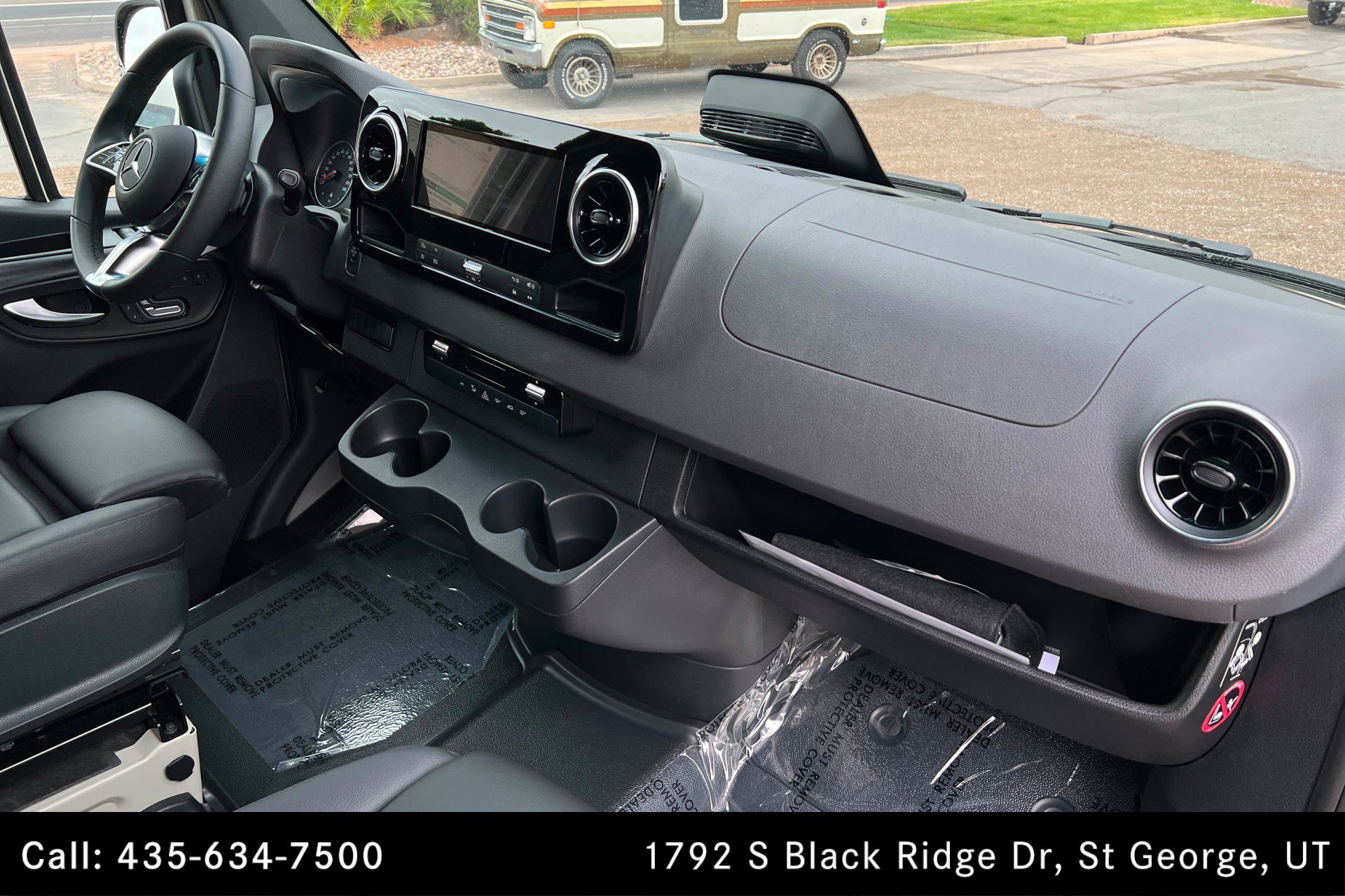 Used 2025 Mercedes-Benz Sprinter 2500 image 22