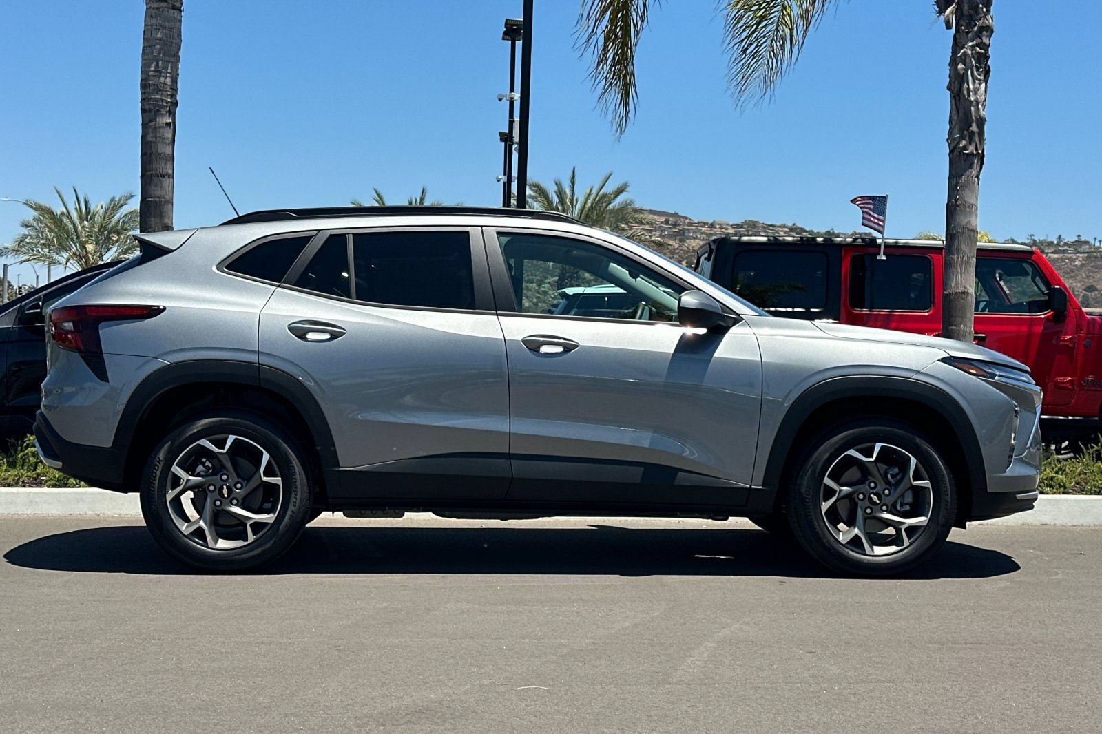 New 2026 Chevrolet Trax LT w/ Driver Confidence Package FWD image 3