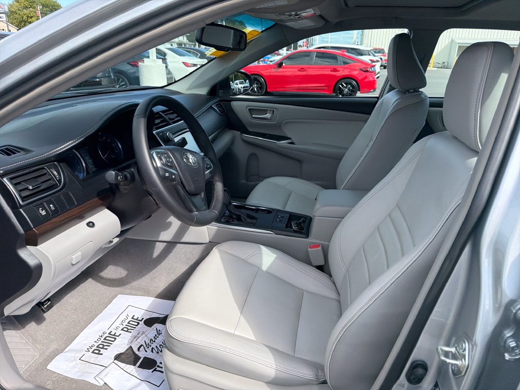 Used 2016 Toyota Camry XLE w/ Moonroof Package FWD image 10