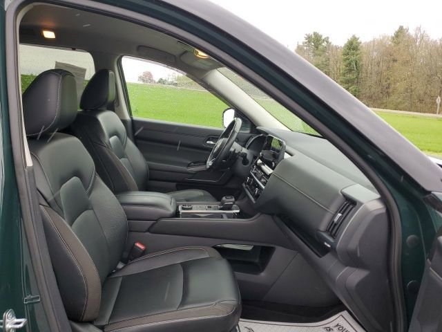 Used 2022 Nissan Pathfinder SL AWD/4WD image 23