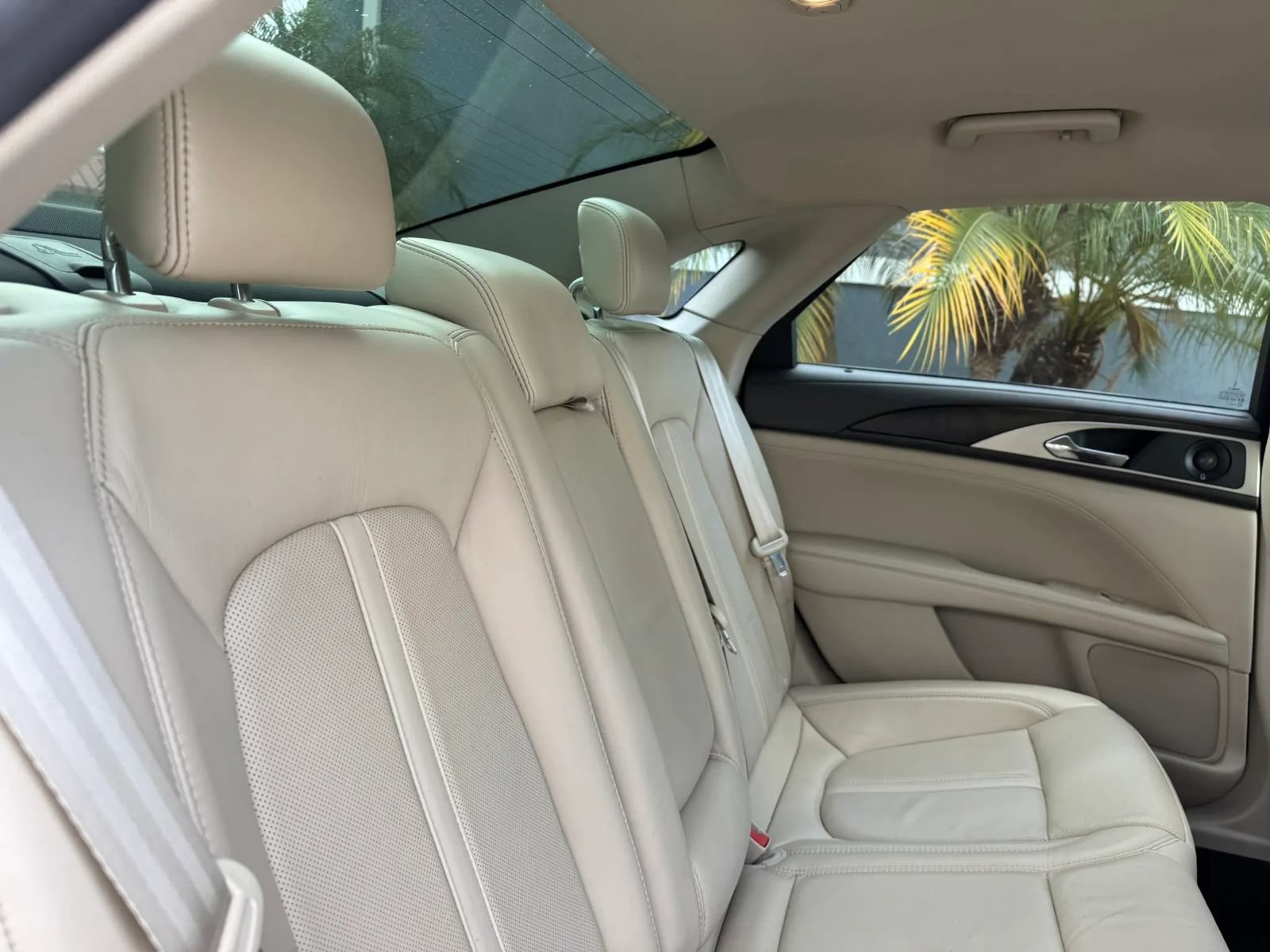 Used 2018 Lincoln MKZ Reserve w/ Technology Package FWD image 19