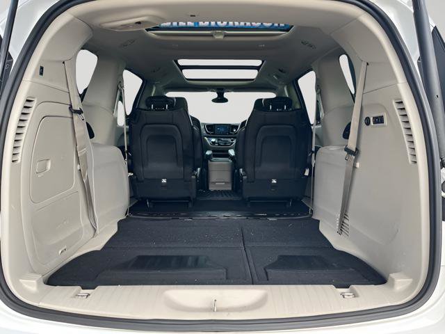 Used 2019 Chrysler Pacifica Limited FWD image 8