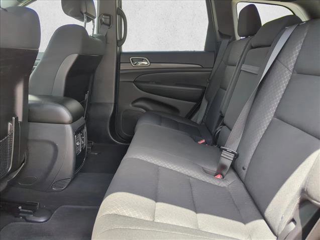 Used 2019 Jeep Grand Cherokee Laredo RWD image 18