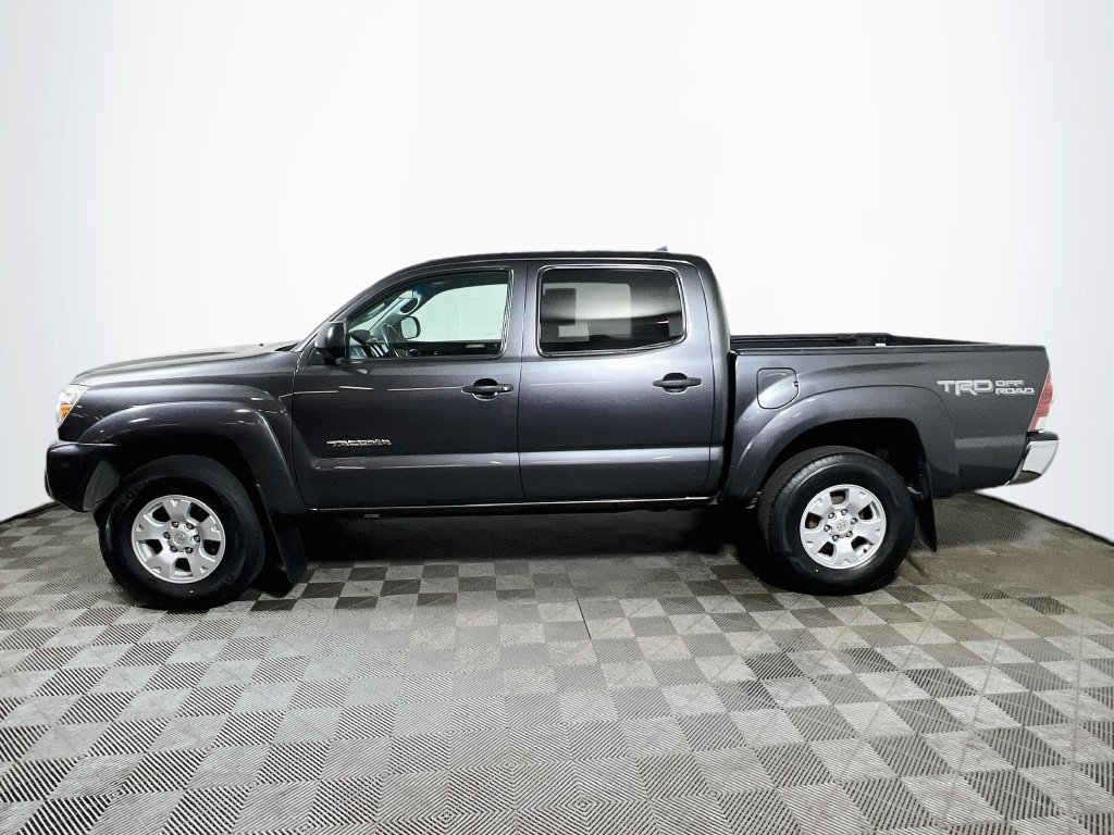 Used 2015 Toyota Tacoma PreRunner w/ TRD Off-Road Package RWD image 4