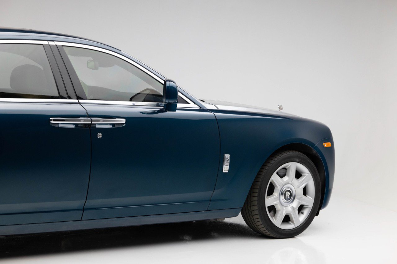 Used 2010 Rolls-Royce Ghost RWD image 39