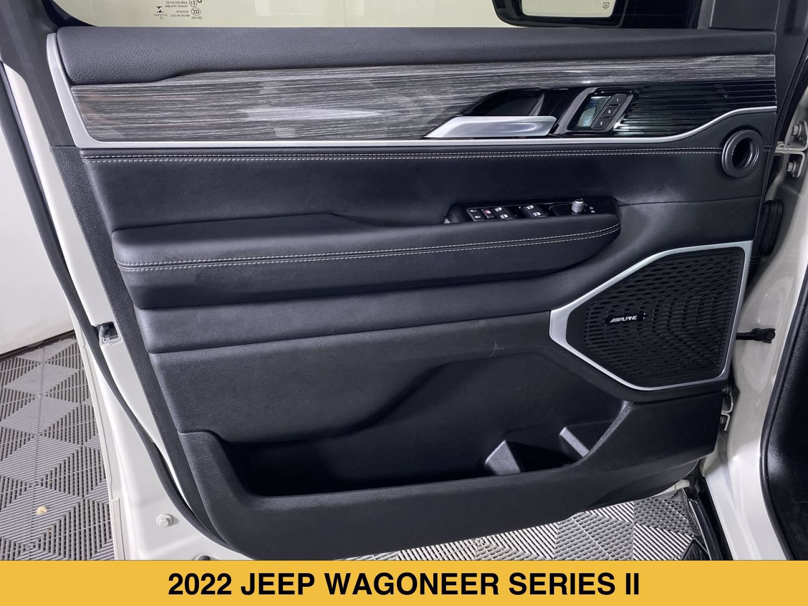 Used 2022 Jeep Wagoneer Series II w/ Premium Group I AWD/4WD image 13