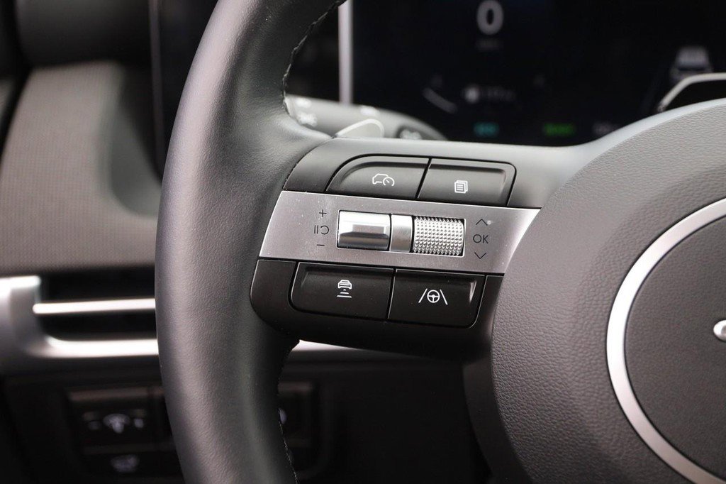 Used 2025 Hyundai Tucson Limited image 13