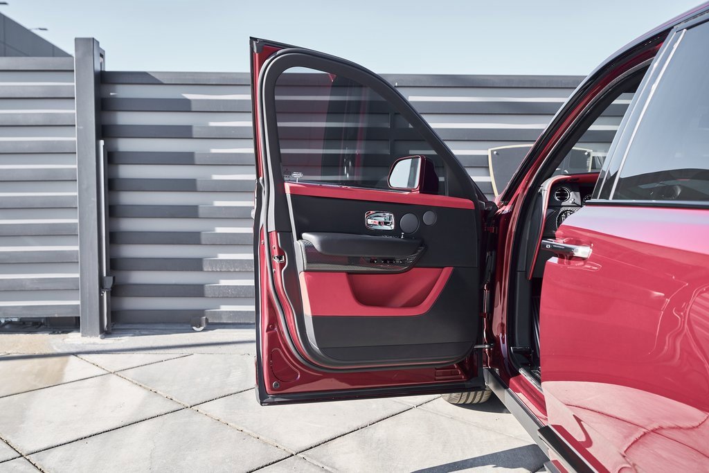 Used 2022 Rolls-Royce Cullinan Black Badge image 29