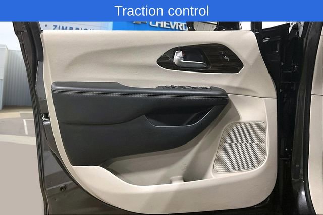 Used 2023 Chrysler Pacifica Limited image 20