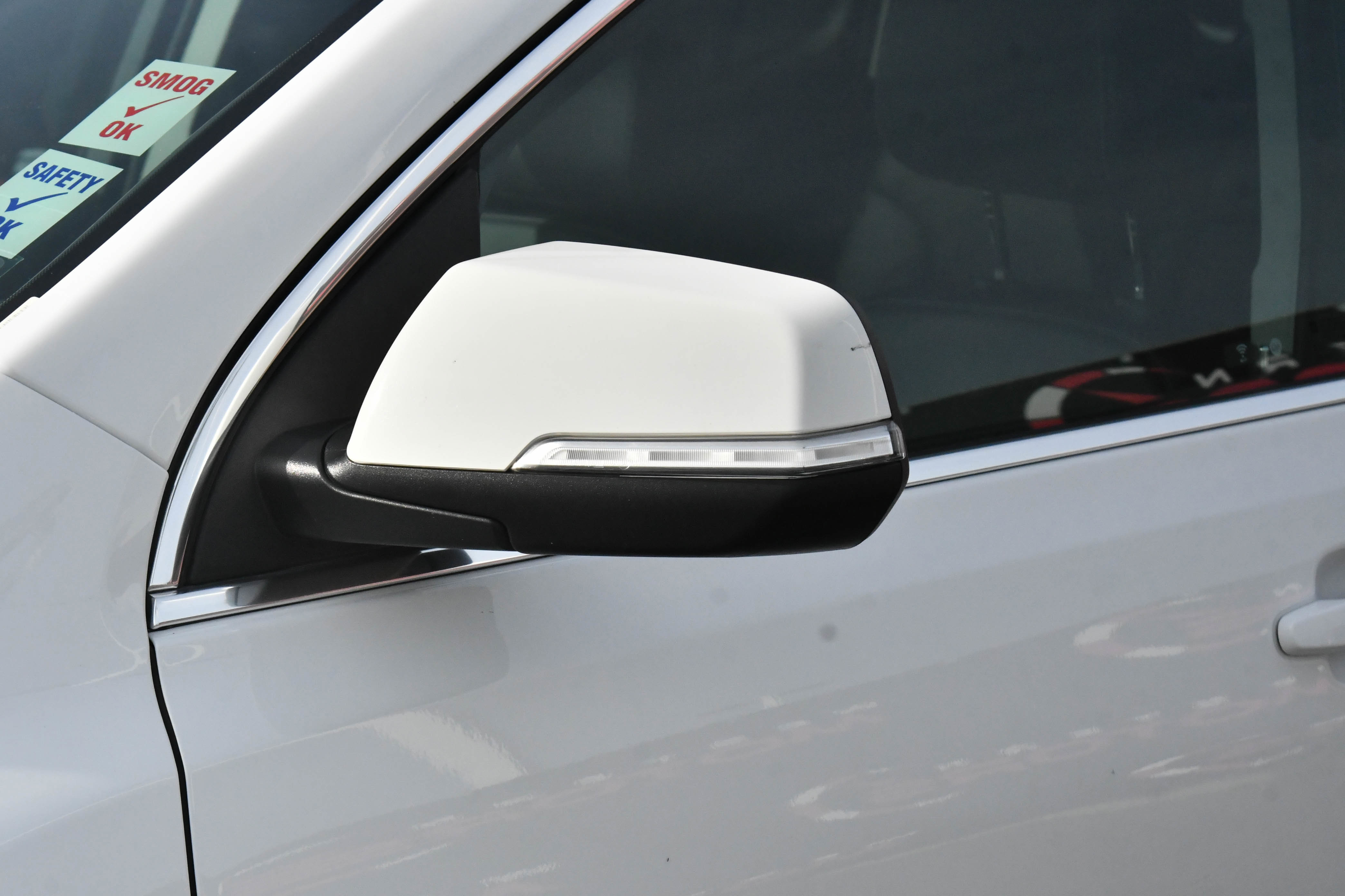 Used 2023 GMC Acadia SLT image 13