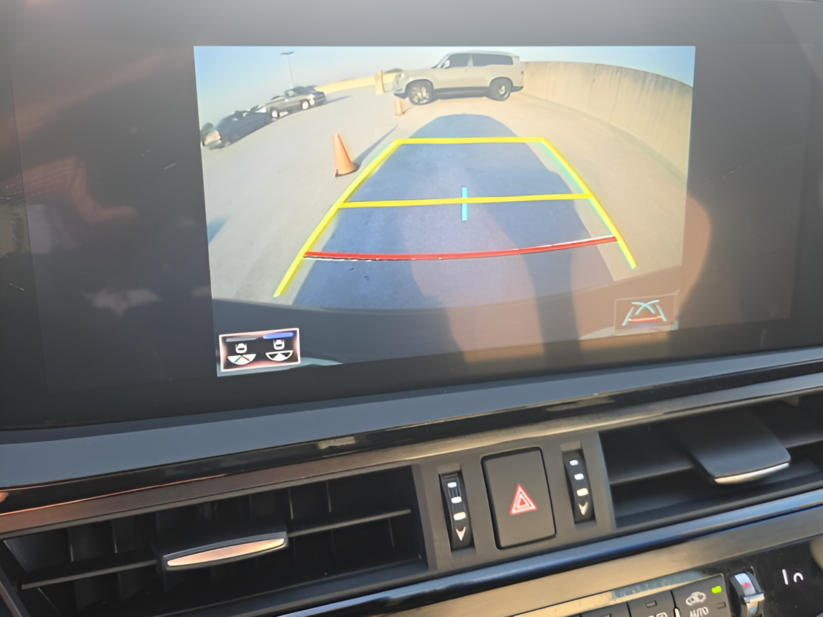 Certified 2022 Lexus ES 350 F Sport w/ Accessory Package 2 FWD image 19
