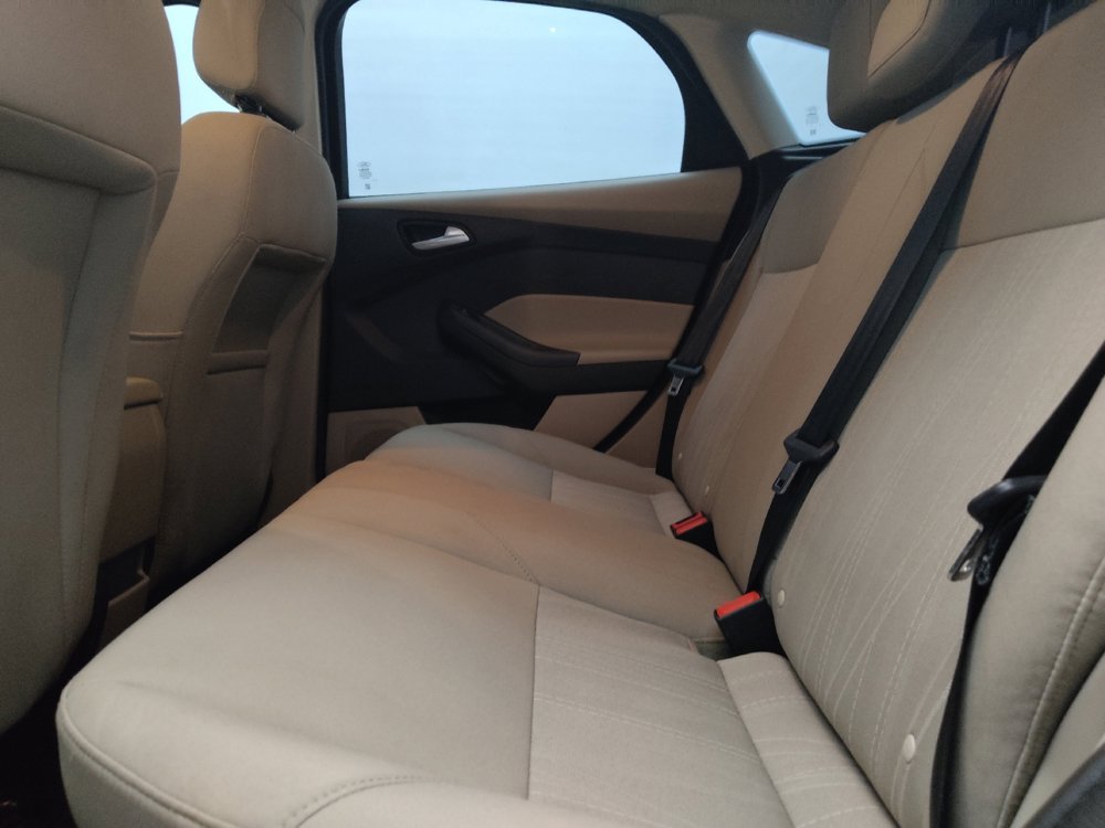 Used 2018 Ford Focus SE FWD image 18