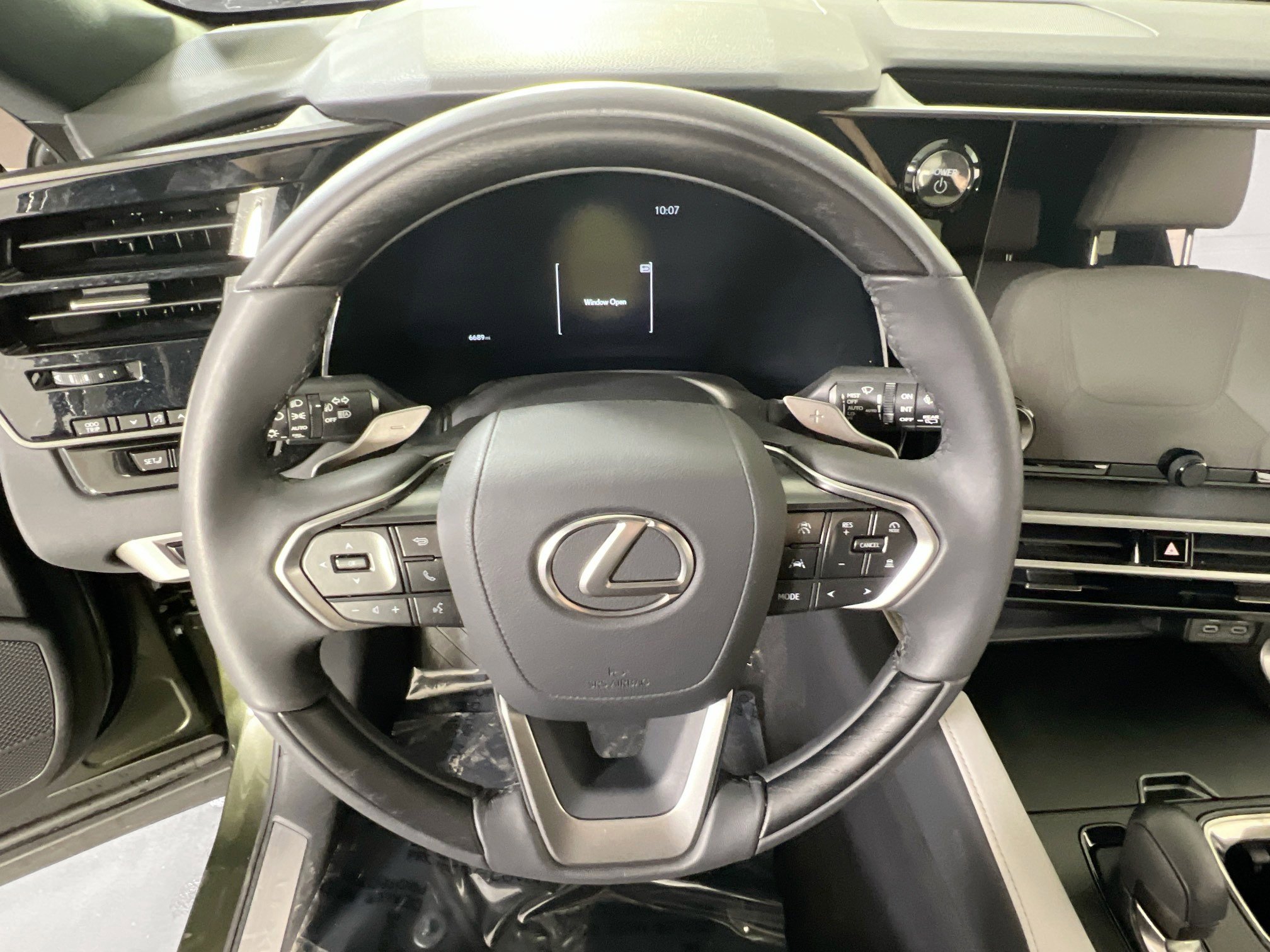 Used 2025 Lexus RX 350h w/ Accessory Package image 11