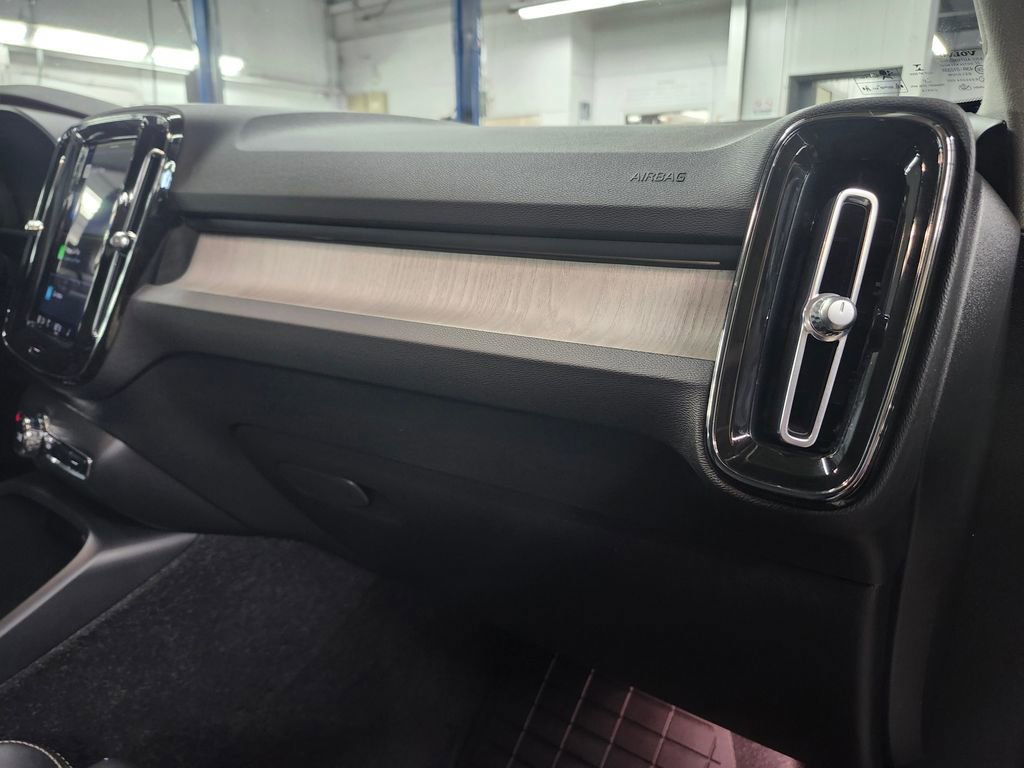 Used 2023 Volvo XC40 B5 Plus w/ Driver Assist Package image 13