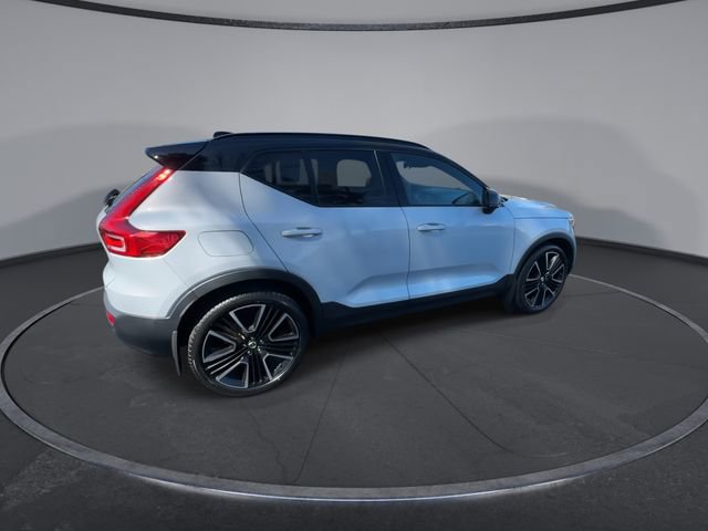Used 2020 Volvo XC40 T5 R-Design image 14