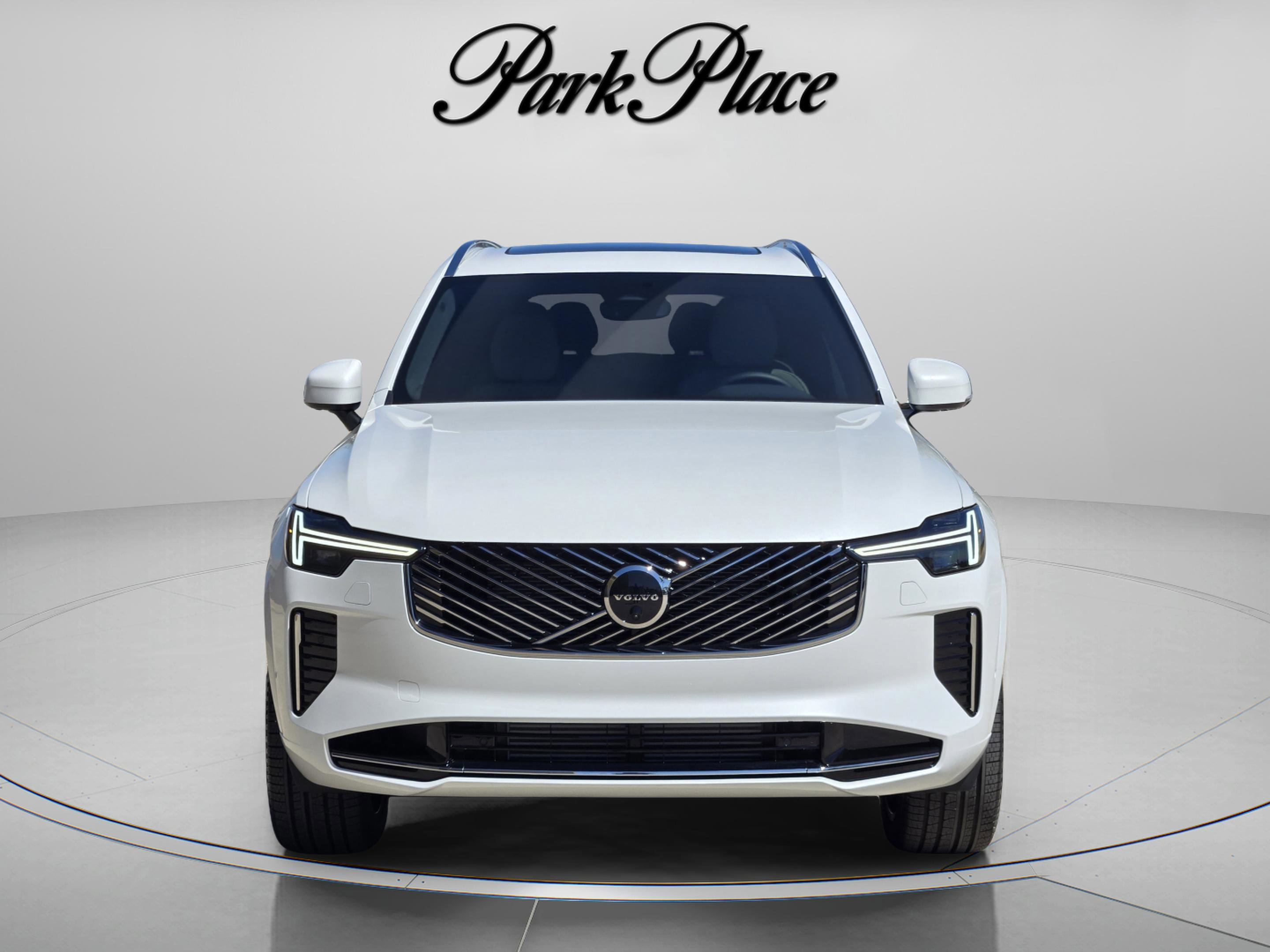 New 2026 Volvo XC90 T8 Plus w/ Protection Package Premier image 9