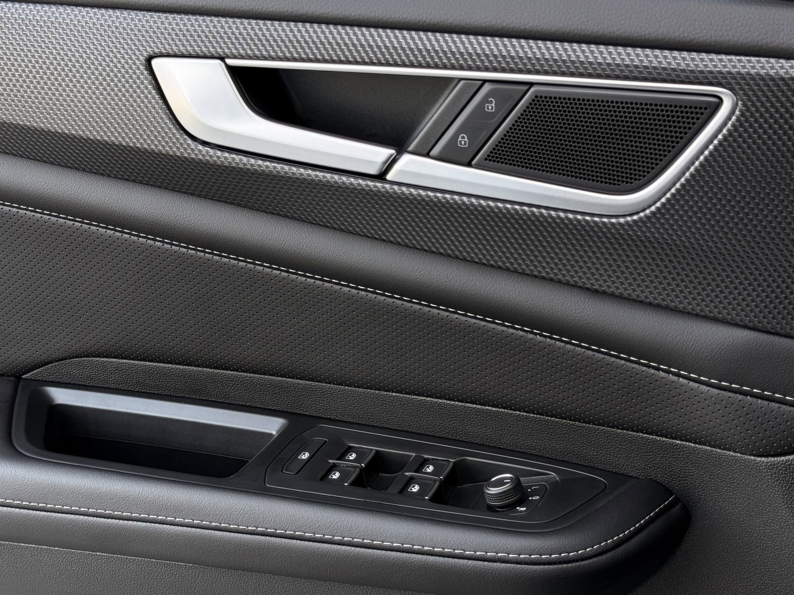 New 2026 Volkswagen Atlas Cross Sport SEL R-Line image 19