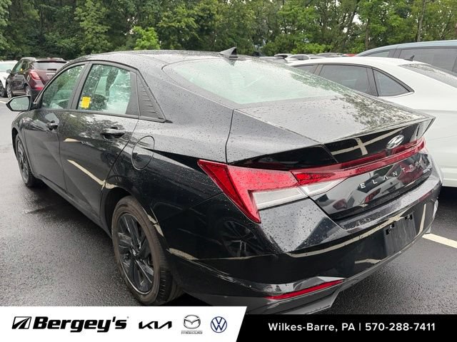 Used 2023 Hyundai Elantra Blue w/ Preferred Accessory Package FWD image 9