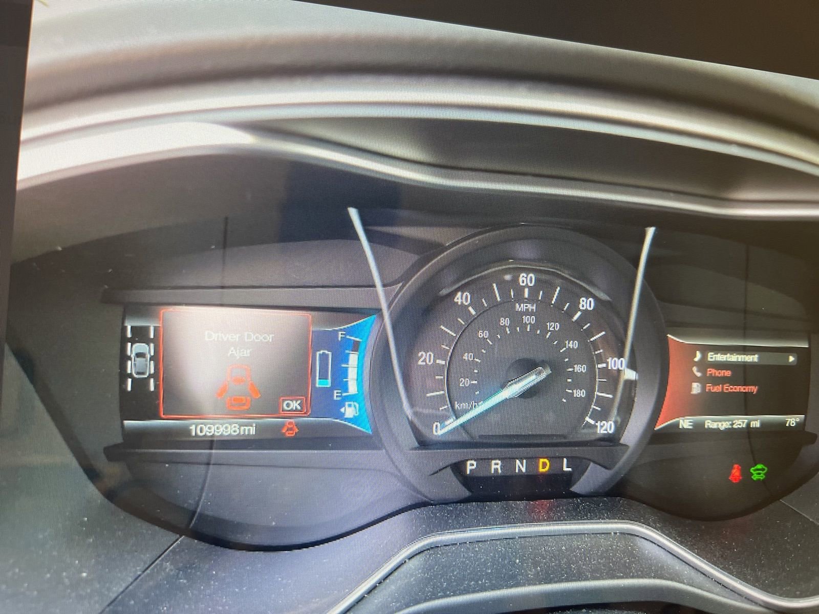 Used 2018 Ford Fusion SE w/ Equipment Group 602A FWD image 5