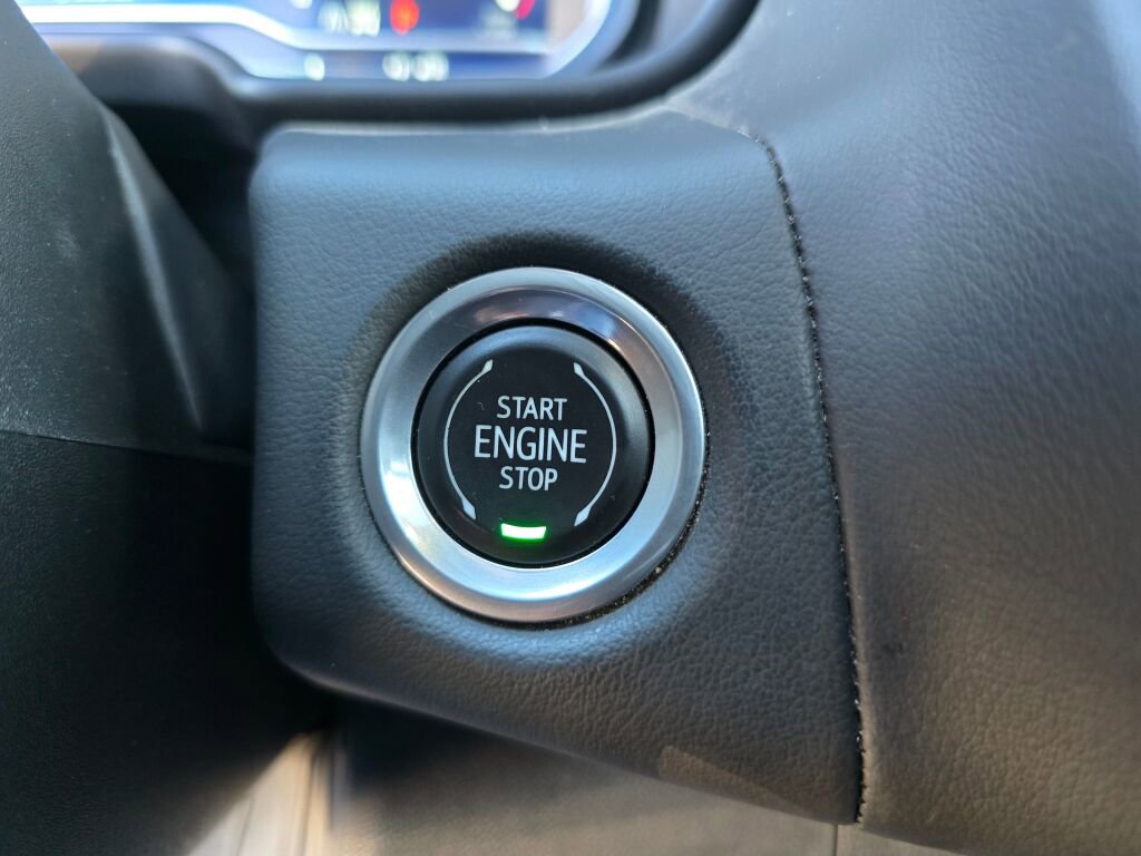 Used 2023 Chevrolet Suburban RST w/ Luxury Package image 24