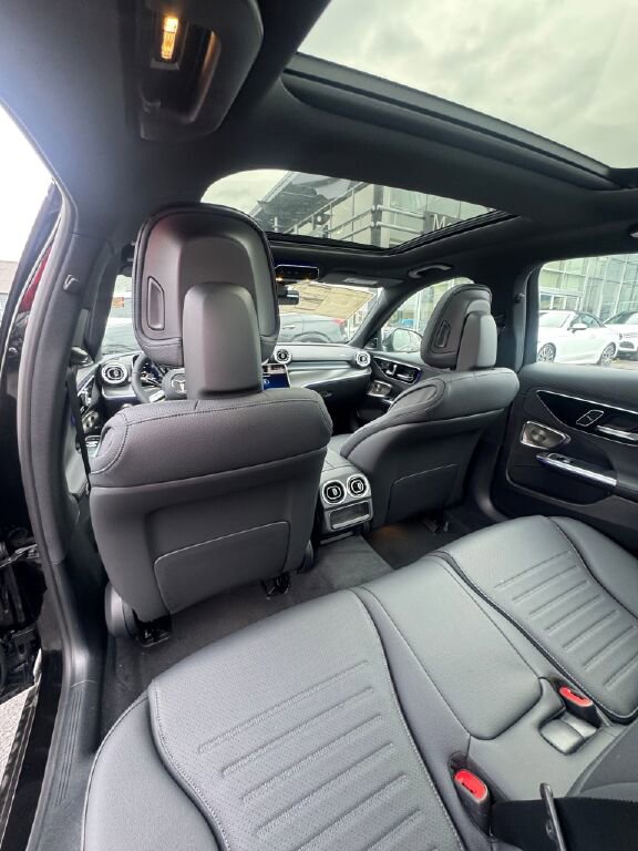 New 2026 Mercedes-Benz C 300 4MATIC Sedan image 17
