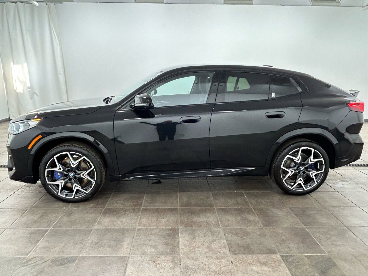 Used 2025 BMW X2 M35i image 2