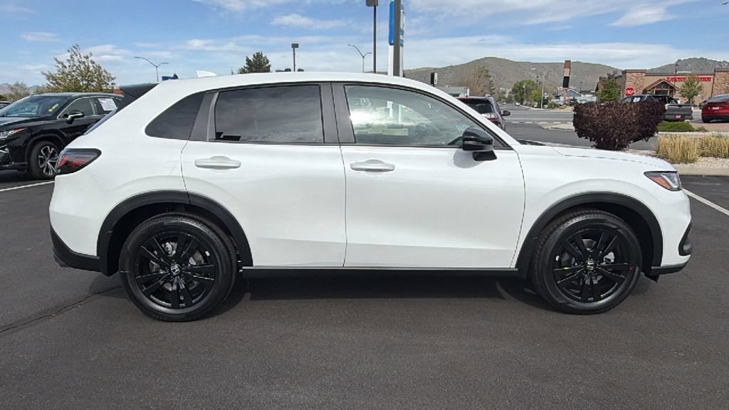 New 2026 Honda HR-V Sport image 2