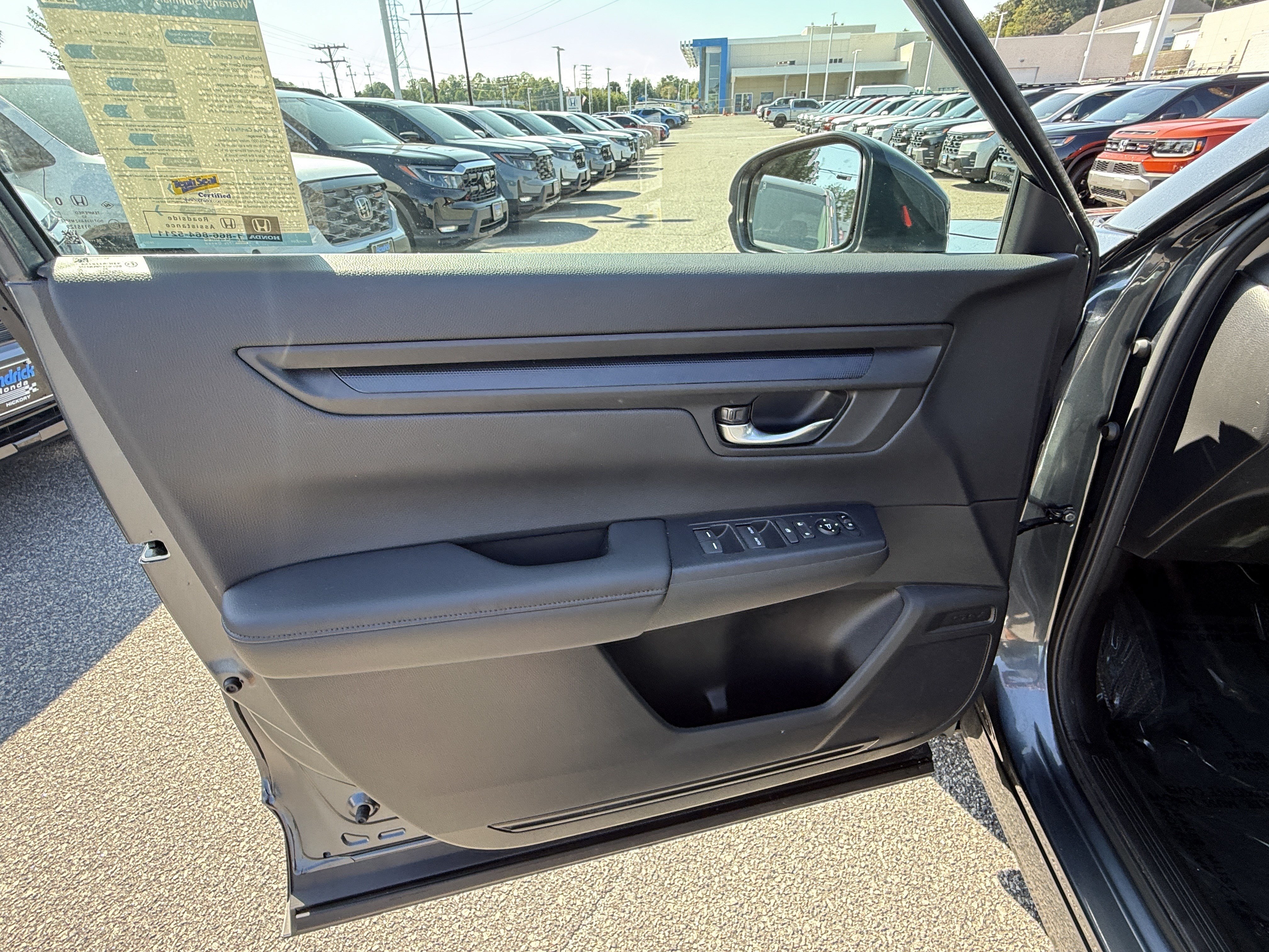 Used 2025 Honda CR-V EX image 14