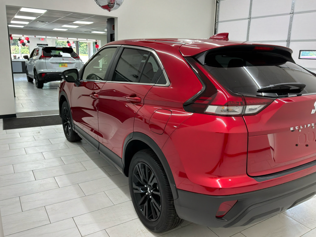New 2025 Mitsubishi Eclipse Cross LE AWD/4WD image 13