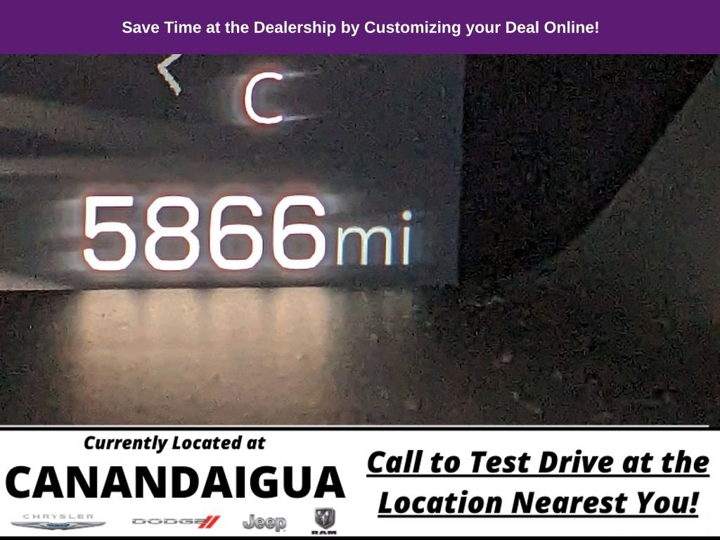 Used 2025 GMC Canyon Elevation w/ Convenience Package image 16