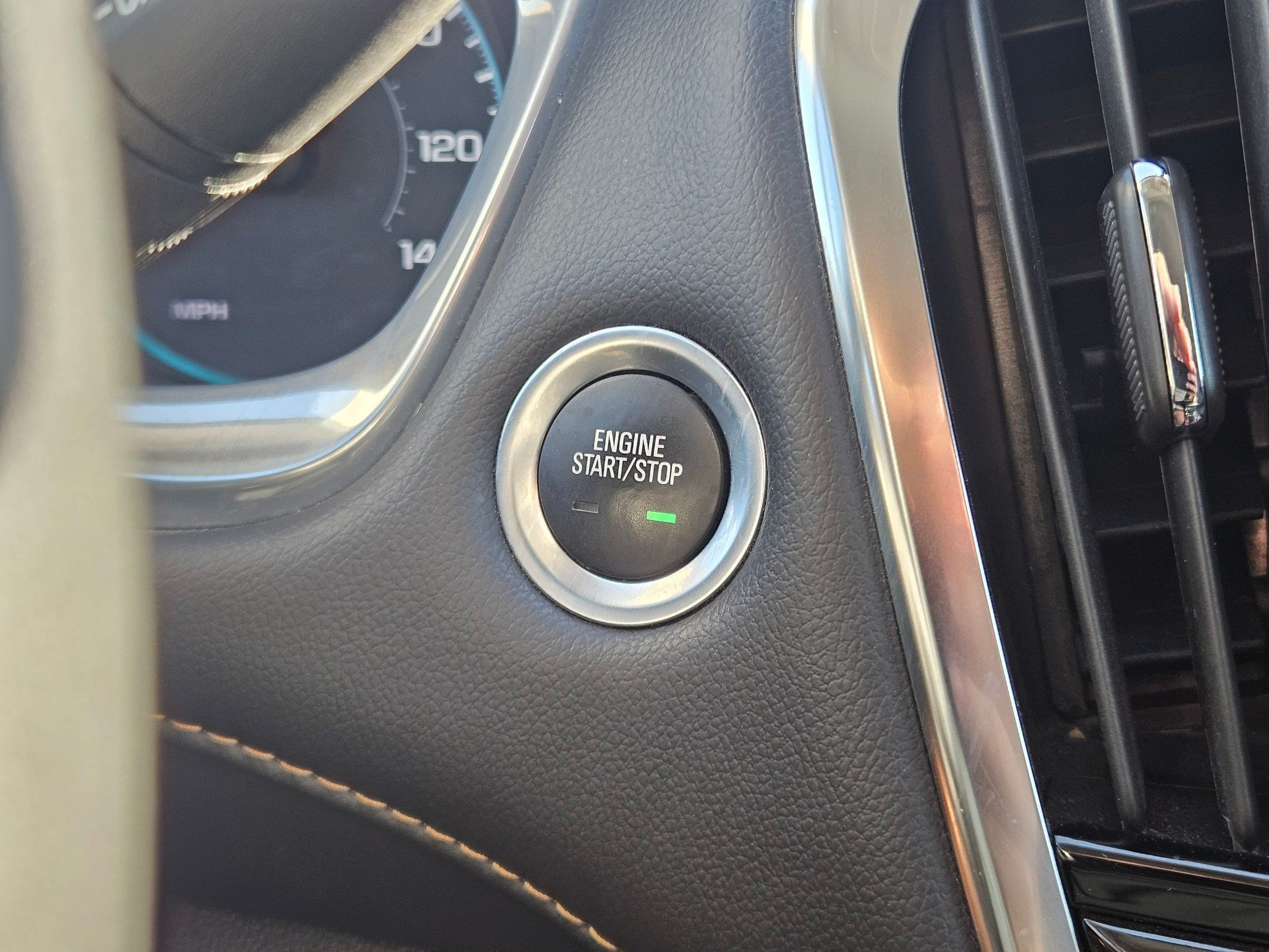 Certified 2021 Chevrolet Traverse LT FWD image 18