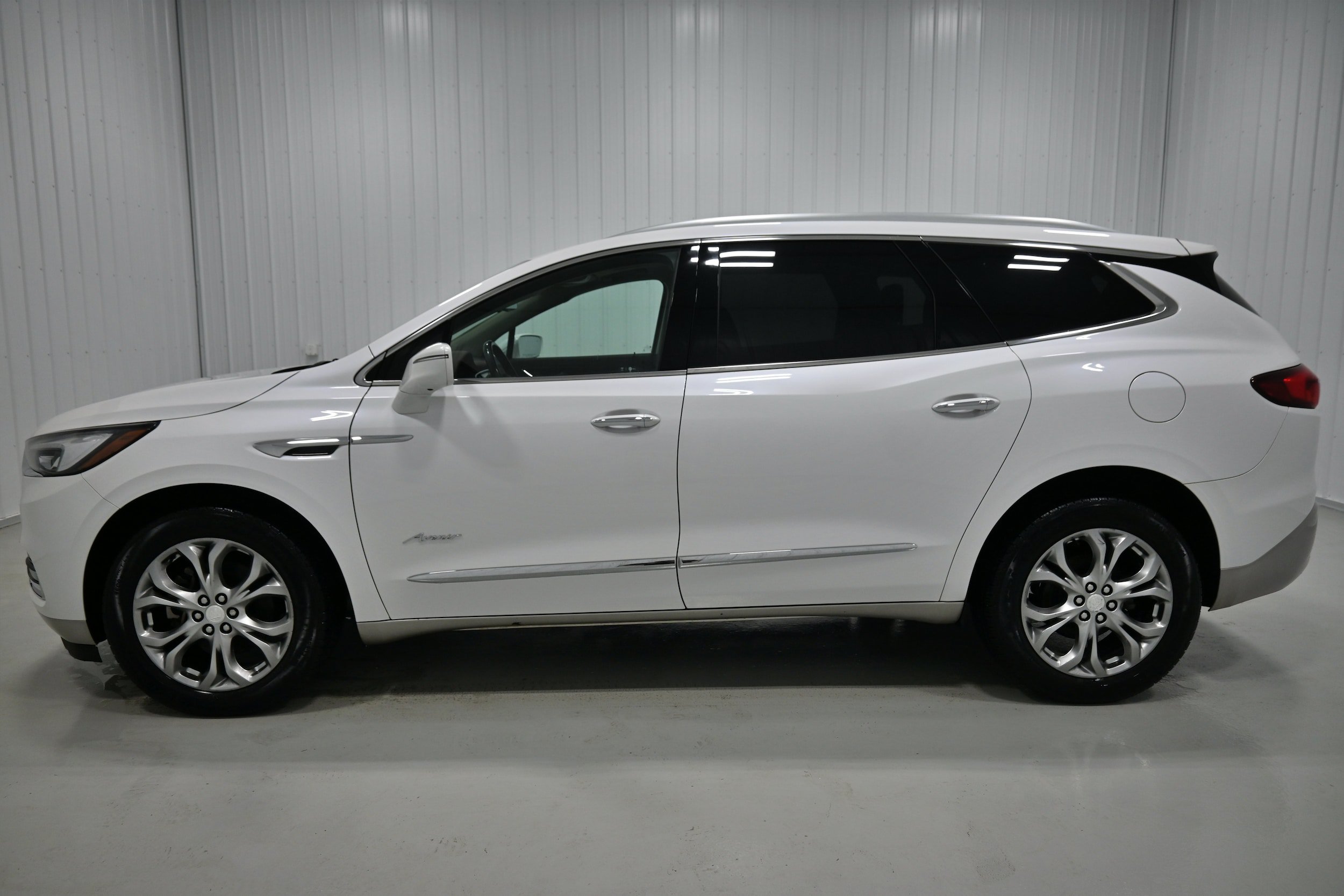 Used 2018 Buick Enclave Avenir AWD/4WD image 26