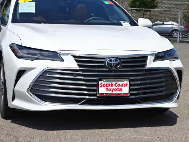 Used 2019 Toyota Avalon Limited w/ Advanced Safety Package FWD image 4
