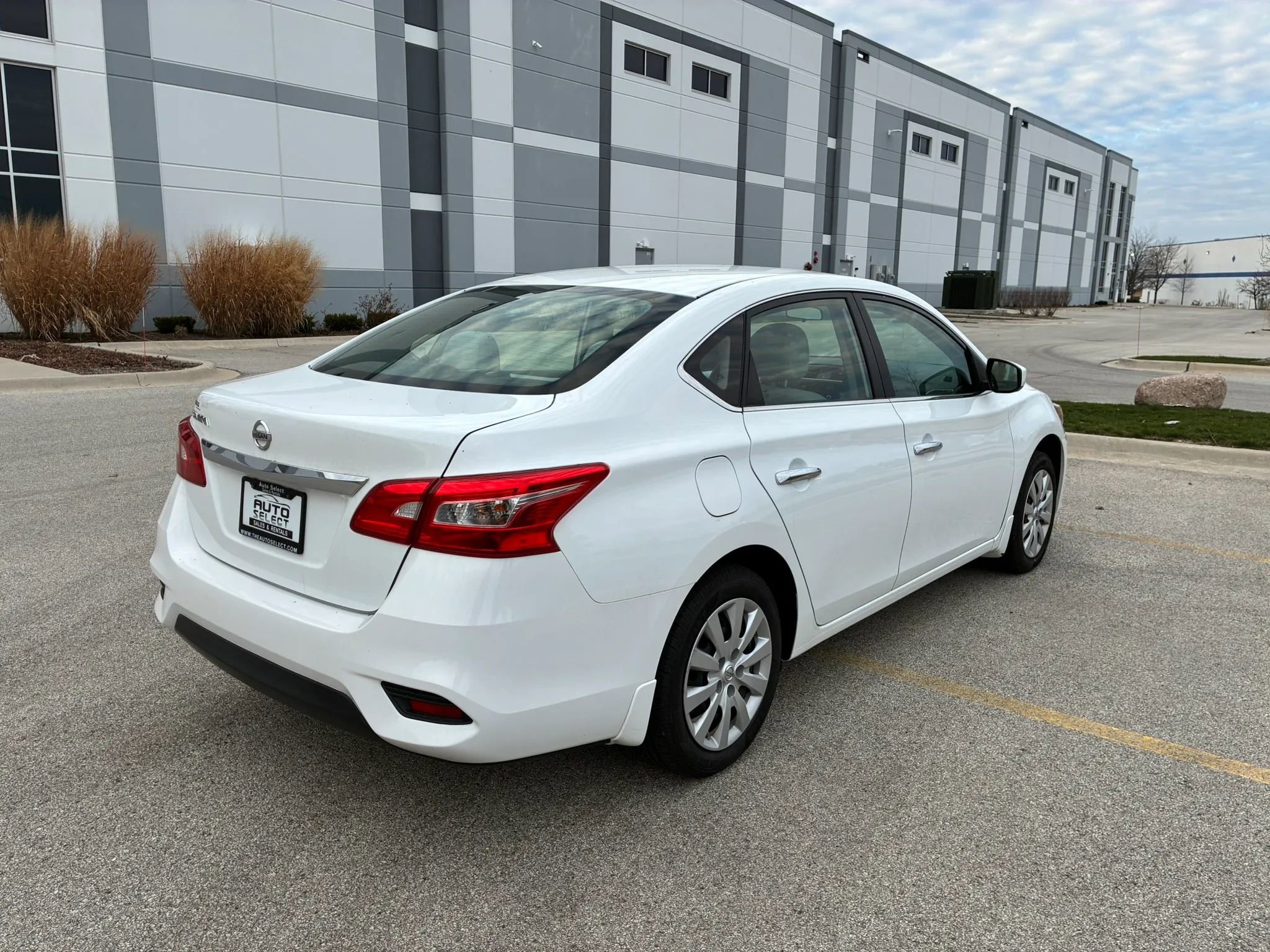 Used 2016 Nissan Sentra S image 5