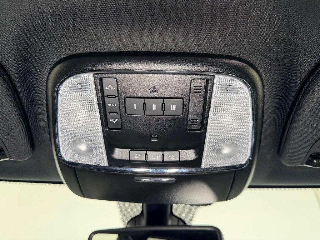 Used 2020 Jeep Grand Cherokee Altitude AWD/4WD image 11