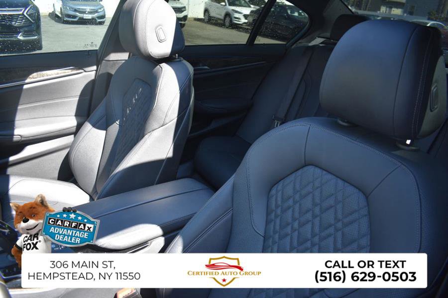 Used 2023 BMW 530e w/ M Sport Package RWD image 9