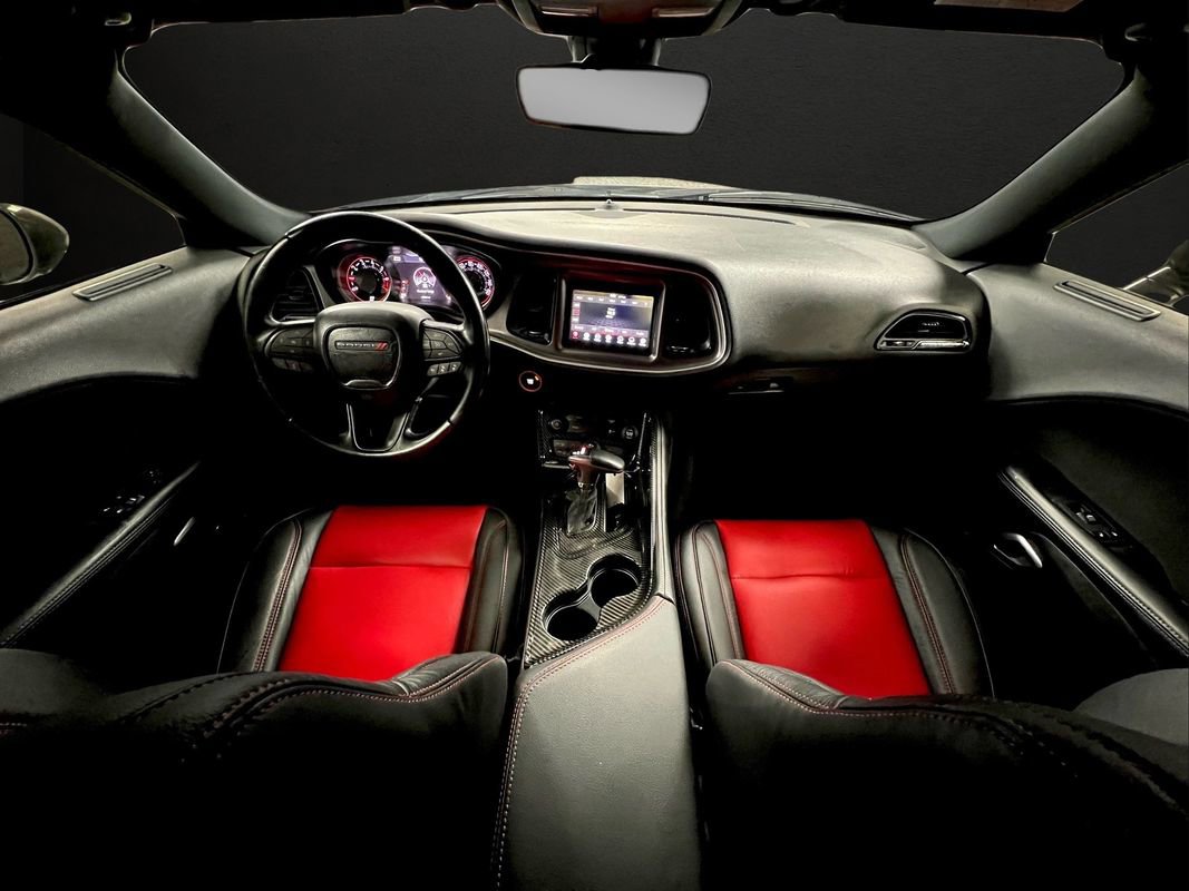 Used 2019 Dodge Challenger SXT image 13